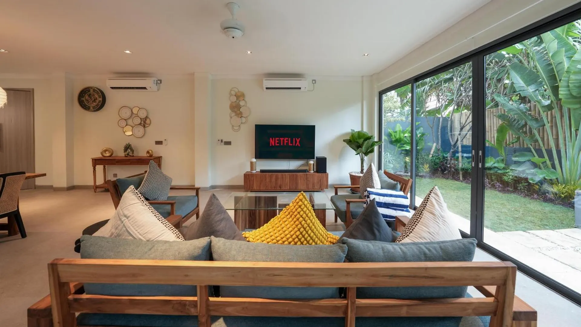 Villa Cora Seminyak Walk To Double Six Beach